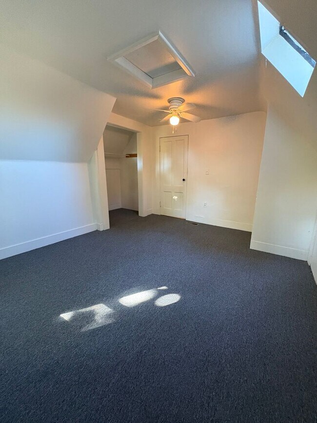 Building Photo - STUNNING Two Bedroom Single Family Home!