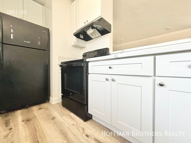 Building Photo - 10121 Samoa Ave Tujunga, CA 91042