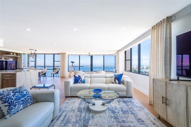 Building Photo - 770 S Palm Ave