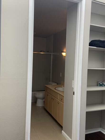 Building Photo - 333 Aoloa St