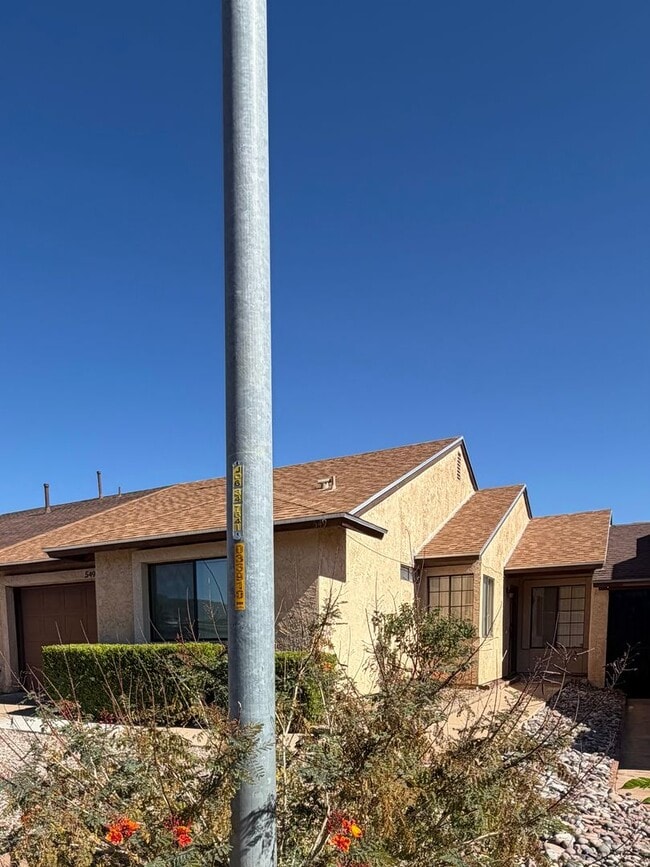 Building Photo - Updated 2 Bedroom 2 Bath with Office Near Fort Huachuca
