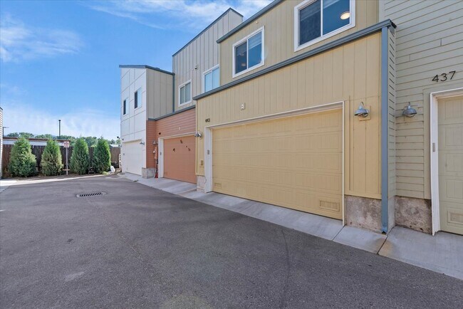 Building Photo - 443 Danika Ln