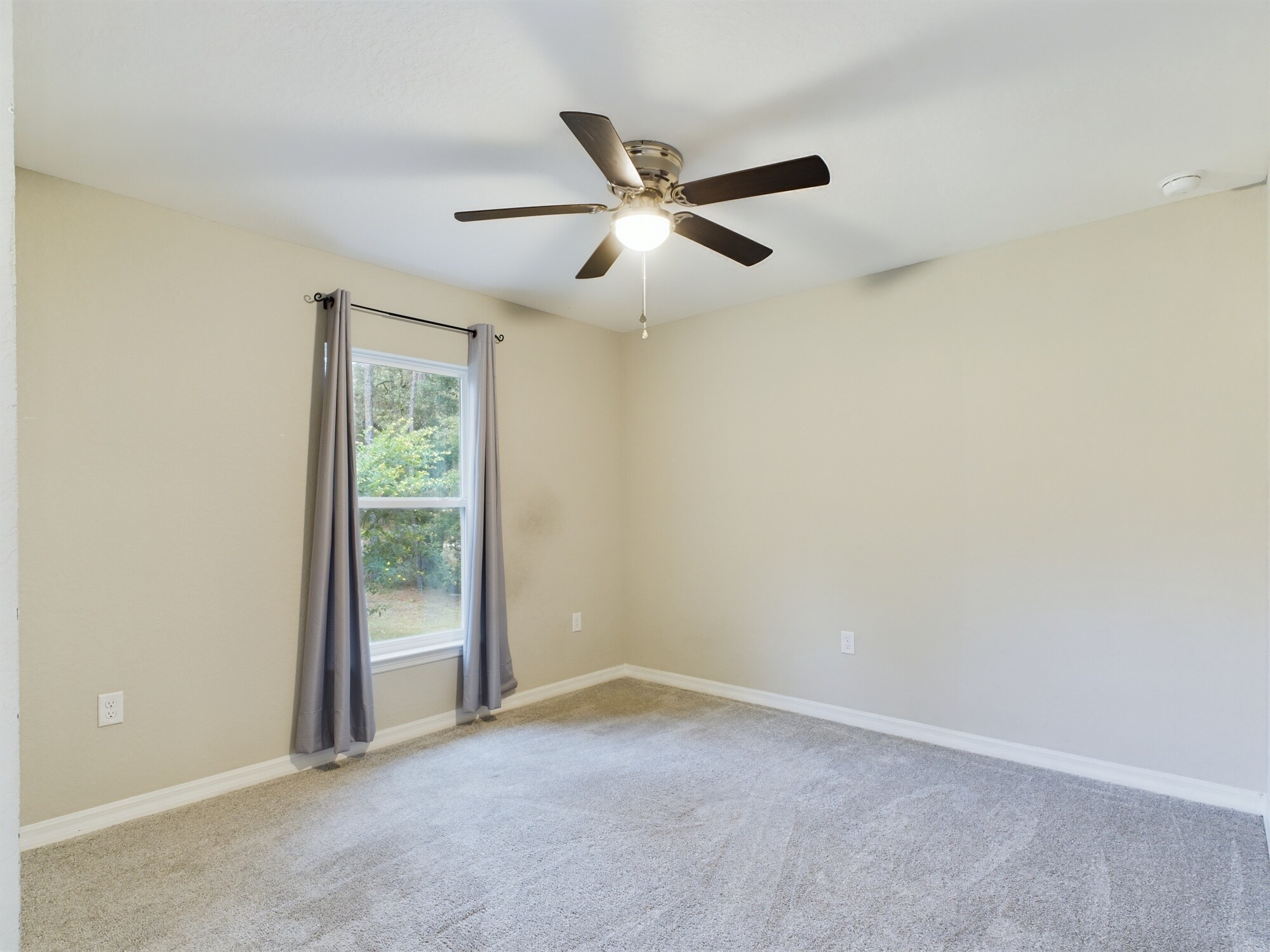 Building Photo - 10102 SW 188th Cir