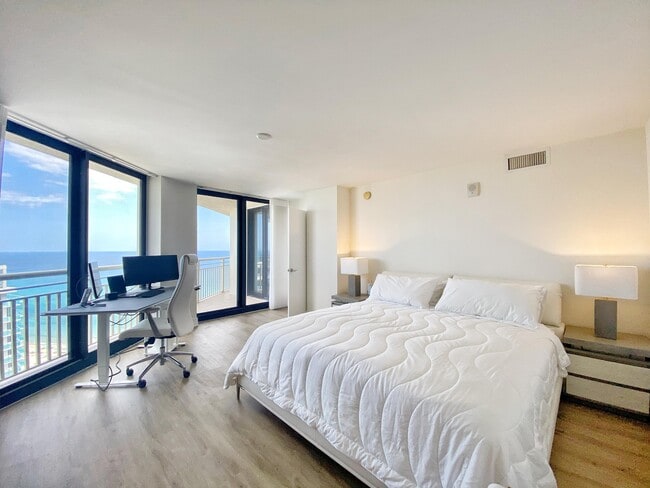 Building Photo - 3000 N Ocean Dr