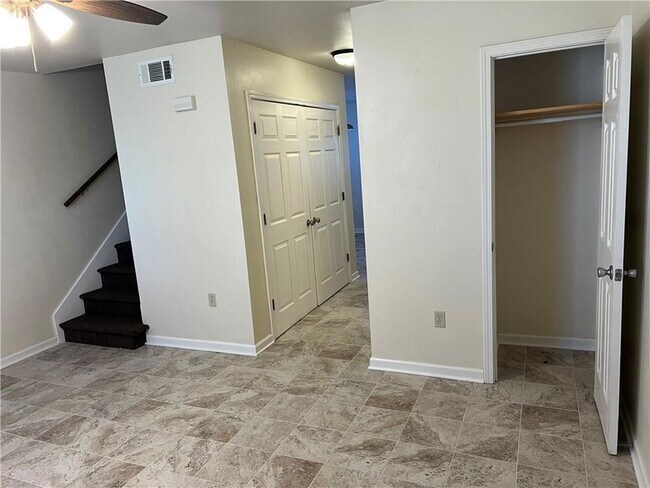 Building Photo - 316 Plantation Dr