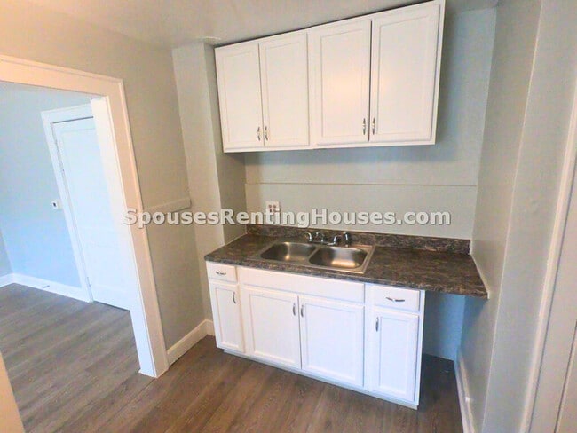 Building Photo - 925 N Grant Ave