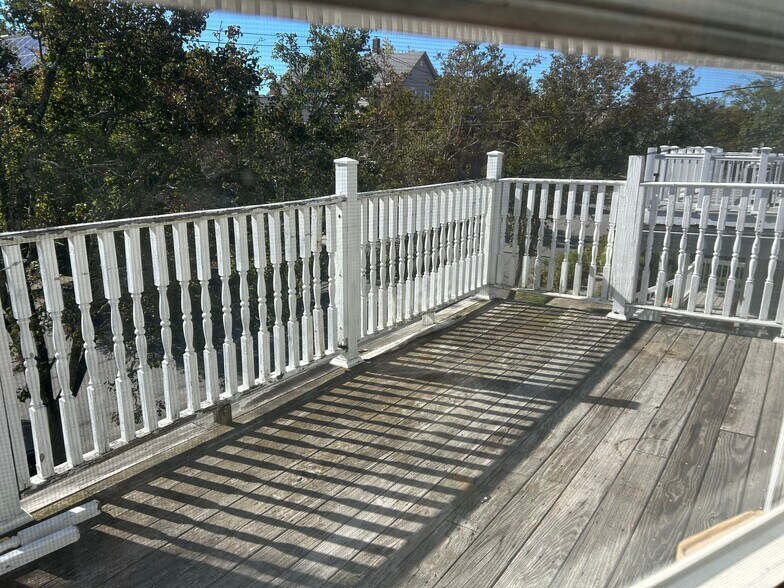 Building Photo - 149 Grand Ave