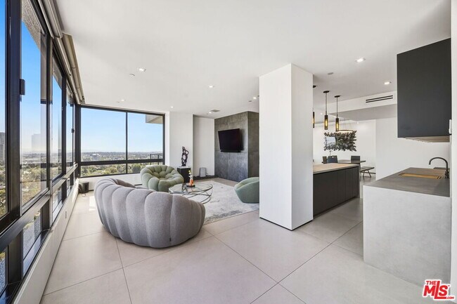 Building Photo - 10350 Wilshire Blvd