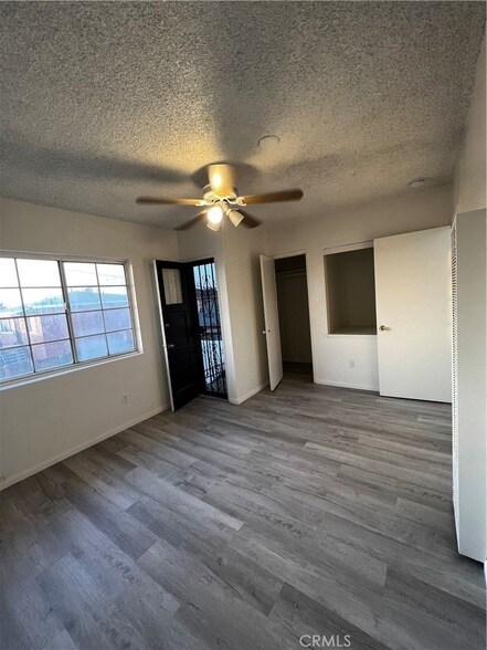 Building Photo - 151 E 95th St