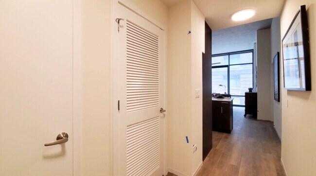 Building Photo - 1322 S Wabash Ave