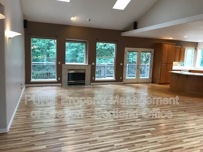Building Photo - 18031 Chickaree Dr
