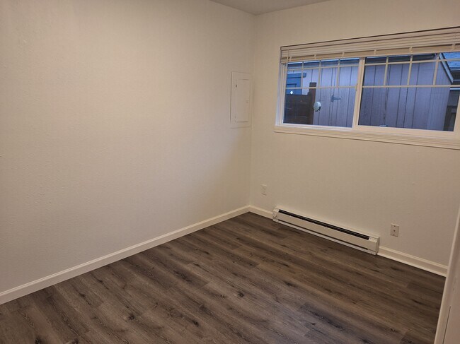 Building Photo - 6134 NE Oregon St