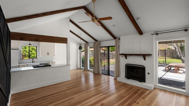 Building Photo - 6601 Blarwood Dr