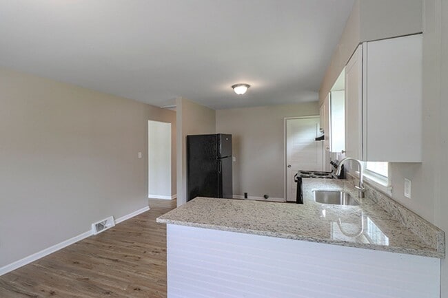 Building Photo - Newly updated 3 bedroom and 1 bathroom Ranch home in PRP