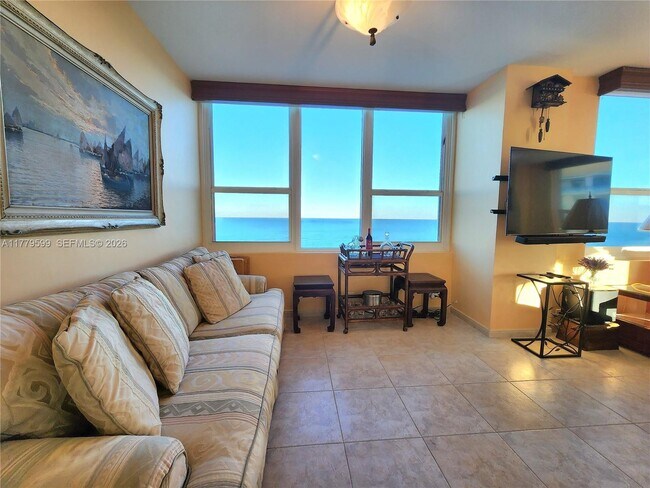 Building Photo - 3505 S Ocean Dr