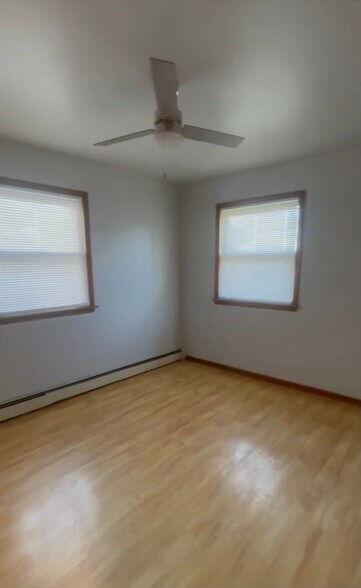 Building Photo - 2204 W 123rd St