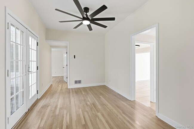 Building Photo - 1936 Longvue St