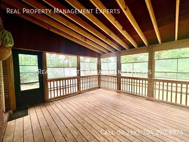 Building Photo - 9024 Highland Creek Pkwy