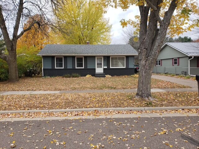 Building Photo - 3 Bedroom Home with Bonus Family Room, Fenced Back Yard, and Garage