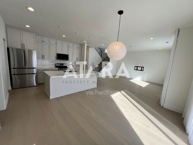 Building Photo - 955 S 850 W