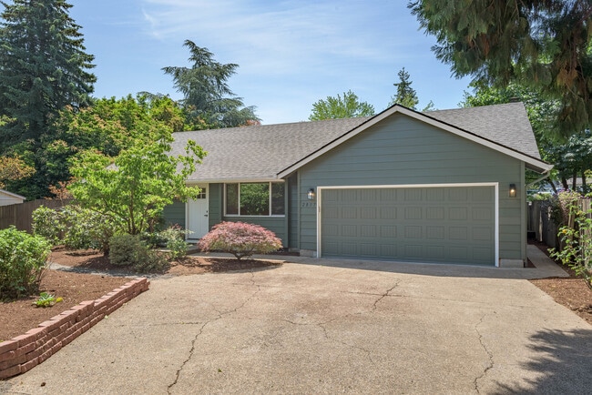 Primary Photo - 2817 Applewood Ln
