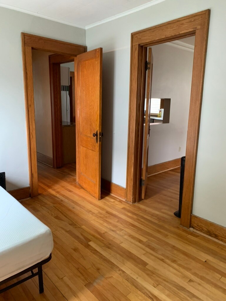 Building Photo - 144 Forest Hill Dr