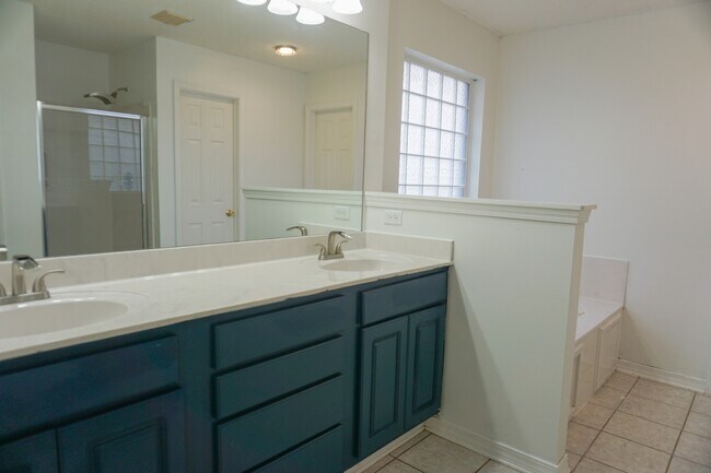 Building Photo - 6333 Havenmist Ln