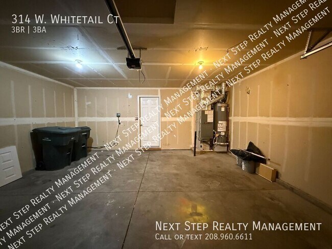 Building Photo - 314 W Whitetail Ct