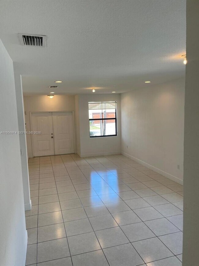 Building Photo - 9952 NW 10th St