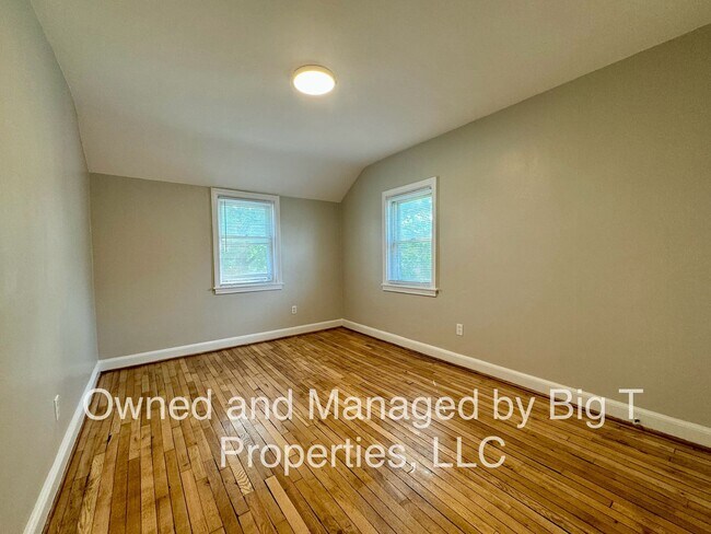 Building Photo - 98 Garfield Ave
