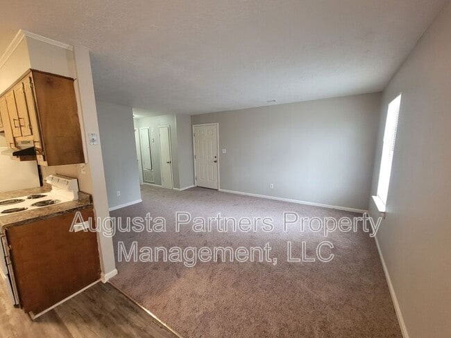 Building Photo - 112 Chalet North CT