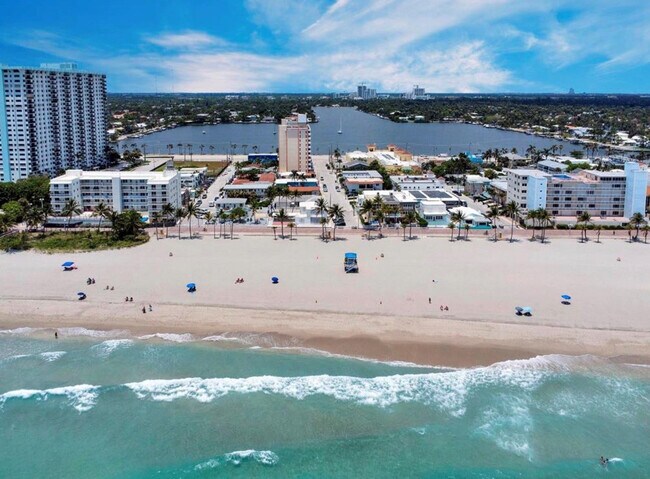 Building Photo - 326 Madison St