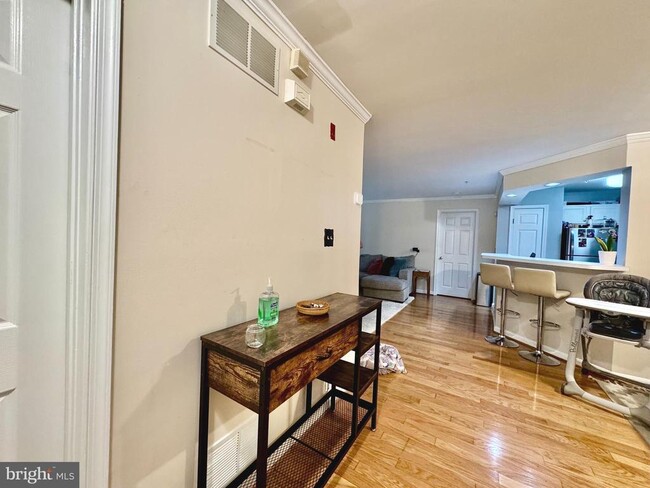 Building Photo - 13105 Millhaven Pl