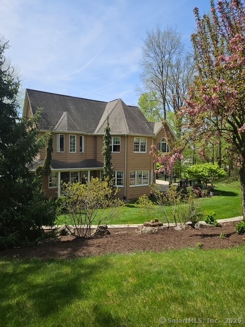 Building Photo - 15 Ledge Rd