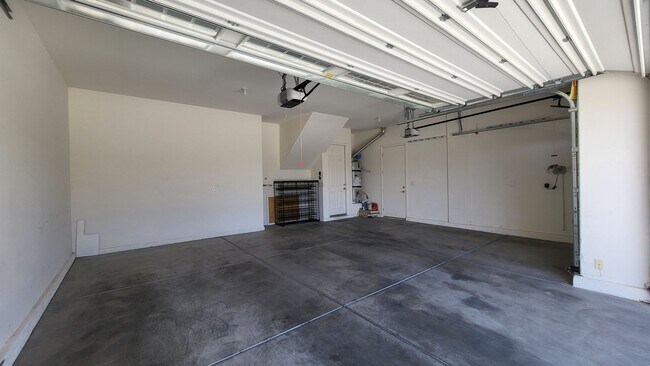 Building Photo - 5 bedroom, 4 bathroom home with a Casita