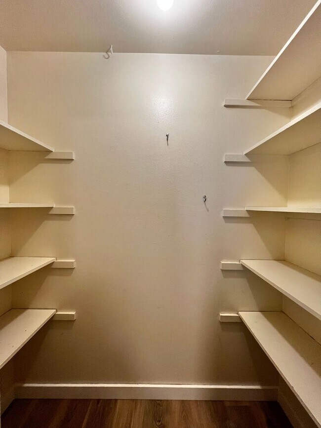 Building Photo - Mathews634 (KC-JF-NB)