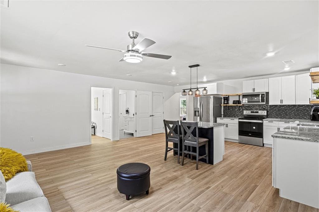 Building Photo - Room in House on Peeples St SW