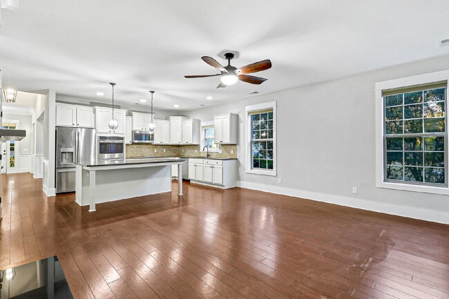 Building Photo - Beautiful Low Country Home in Rose Dhu!