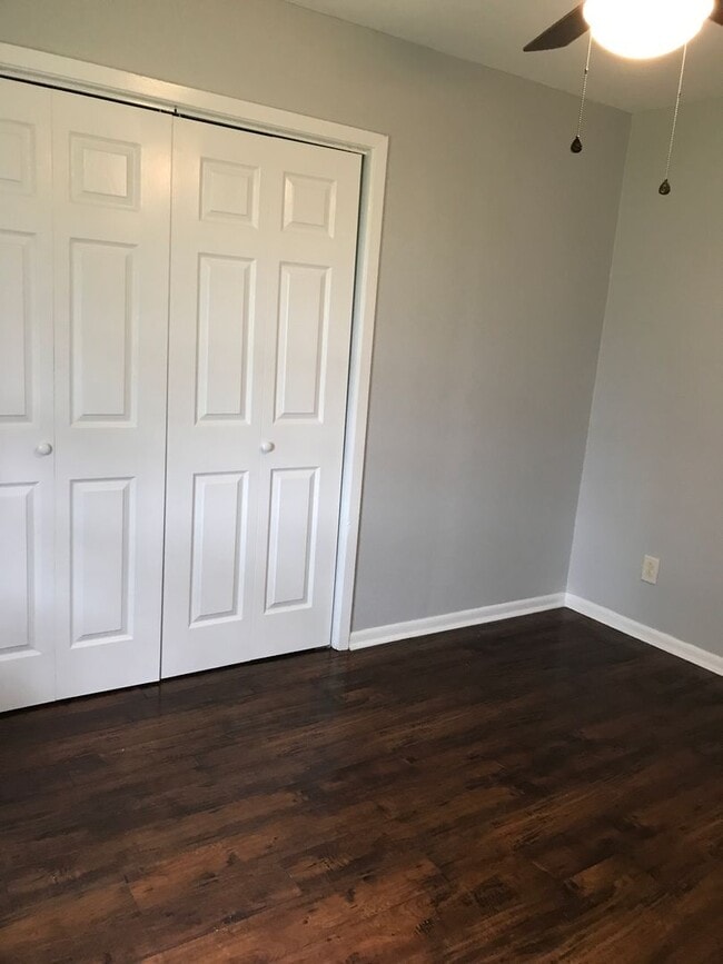 Building Photo - 304 Latin Dr