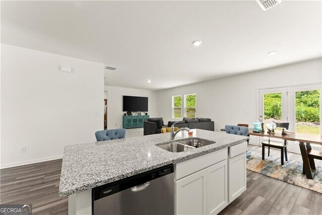 Building Photo - 157 Colbury St