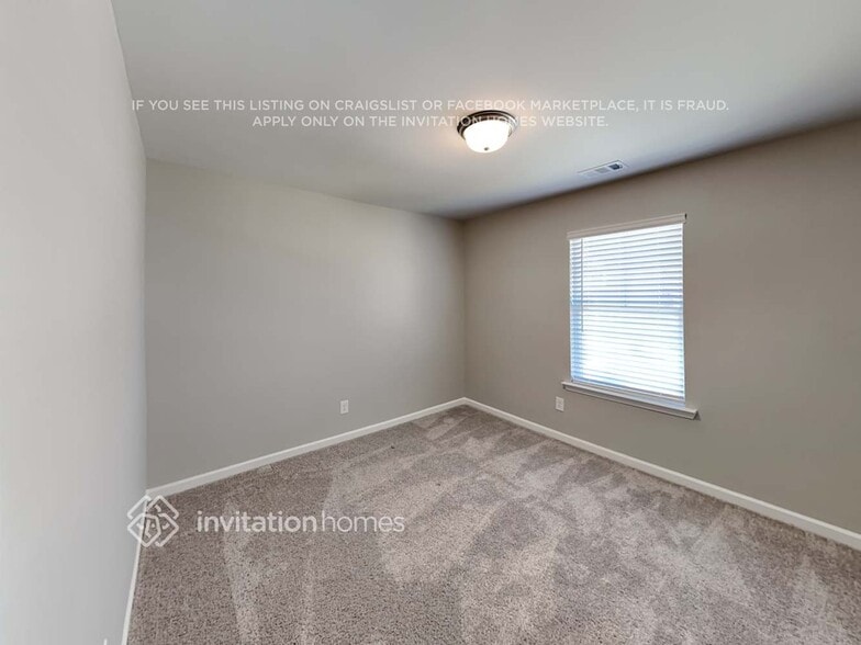 Building Photo - 145 Lantana Crossing