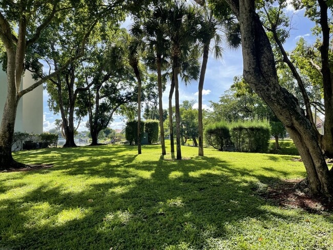 Building Photo - 12568 Shoreline Dr