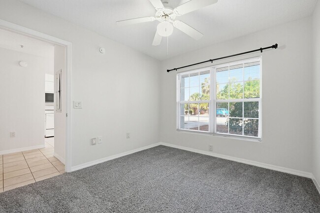 Building Photo - Highly Sought After GROUND-FLOOR Unit at Florida Club!  Pool View!!