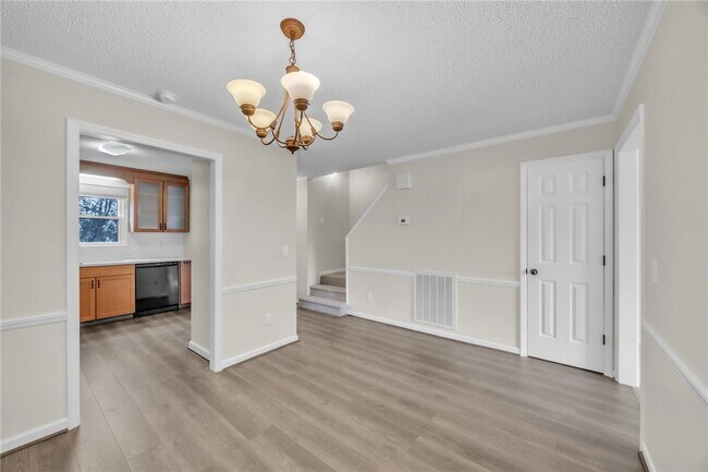 Building Photo - 103 Sunningdale Ct