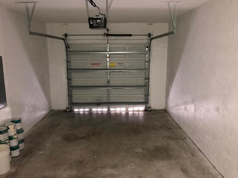 Building Photo - 6109 Reynolds St