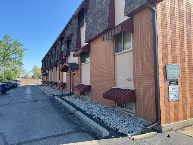 Building Photo - 20 Forestdale Ave