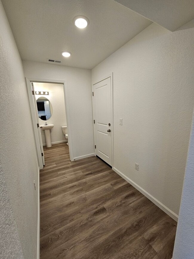Building Photo - FURNISHED! Brand New 3 Bedroom, 2.5 Bath H...