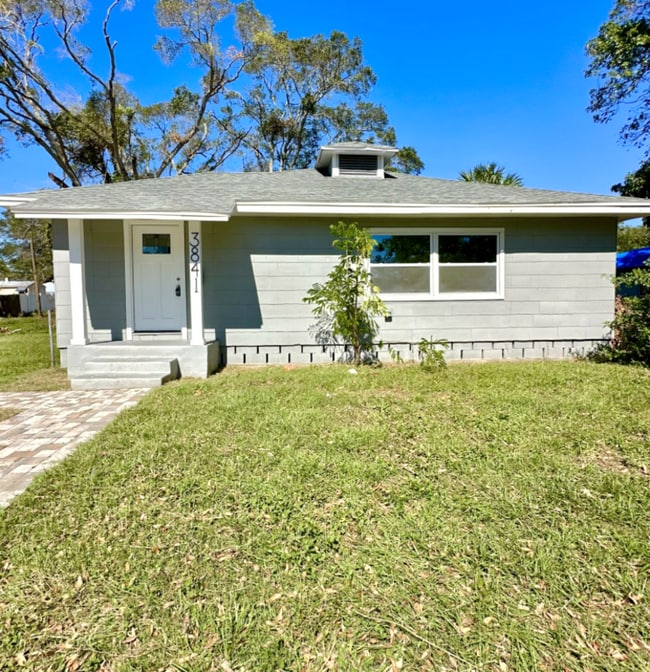 Building Photo - 3841 16th Ave S