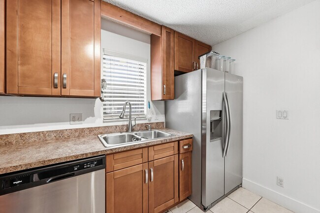 Building Photo - 2498 NW 99th Ave