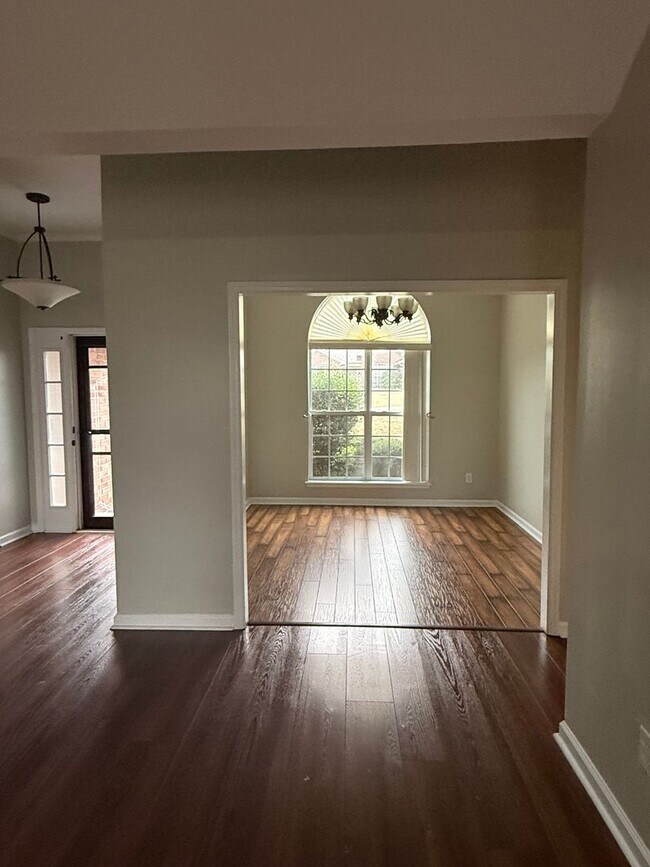 Building Photo - 1500 Cedar Hill Trail